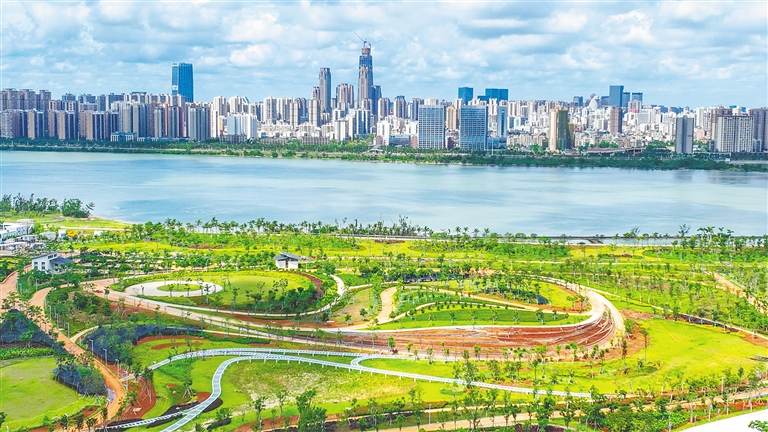南渡江門(mén)戶(hù)公園扮靚海口江東